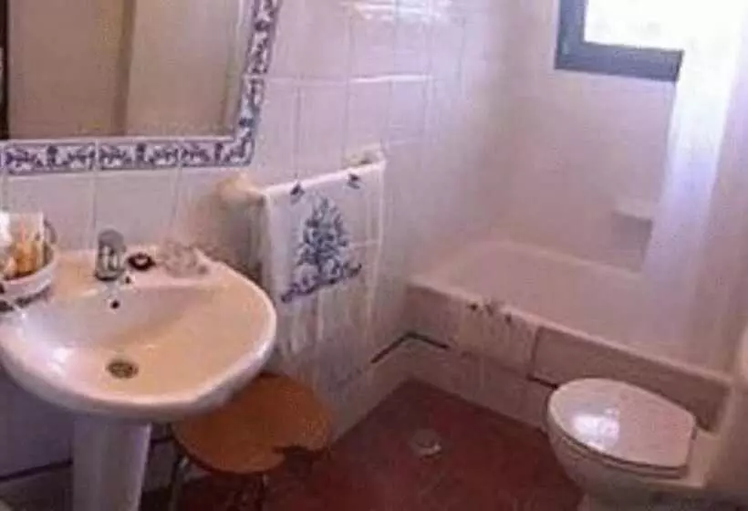 בית מלון כפרי Camangu