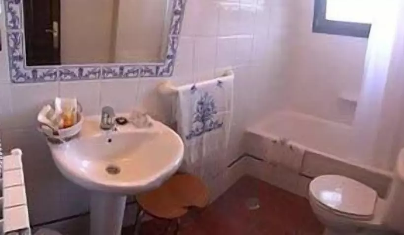 בית מלון כפרי Camangu