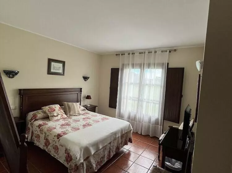 בית מלון כפרי Camangu