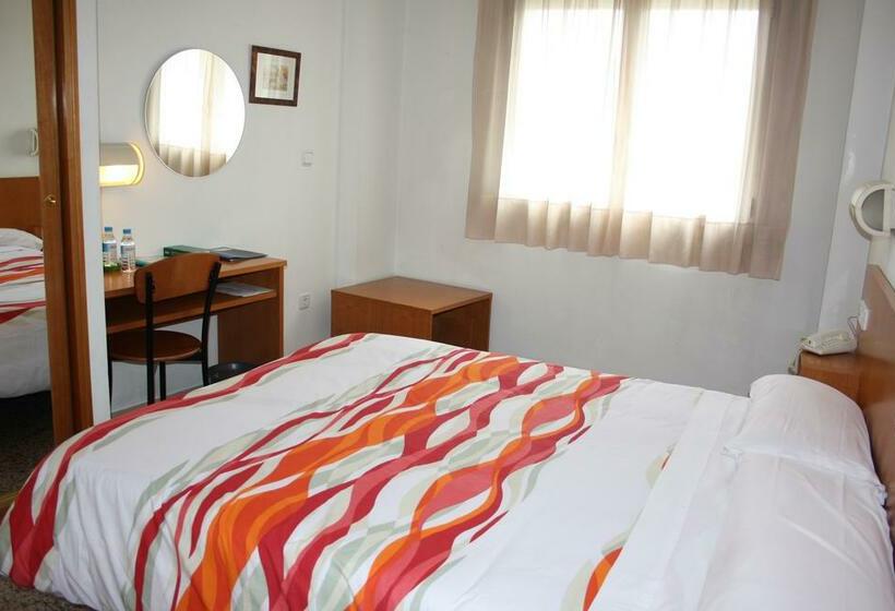 Отель La Brasa De Riudarenes