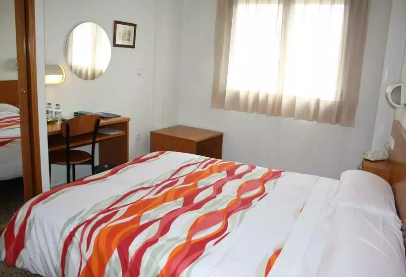 هتل La Brasa De Riudarenes