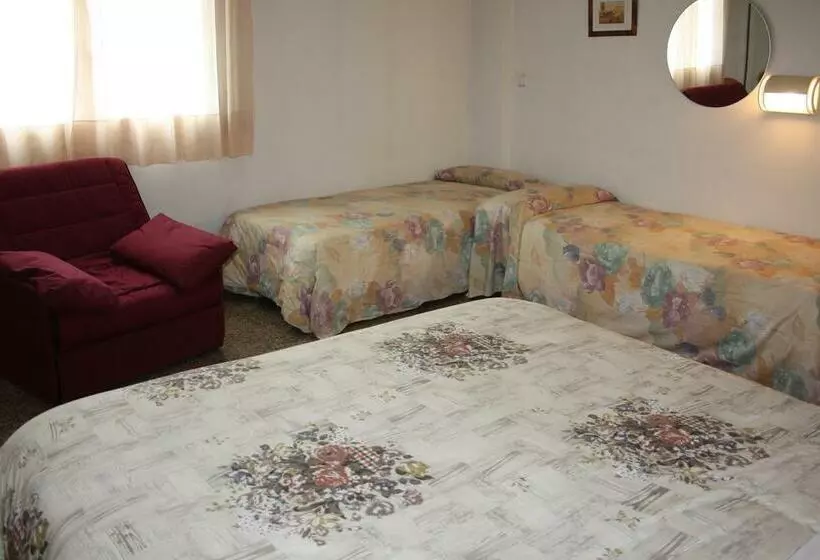 هتل La Brasa De Riudarenes