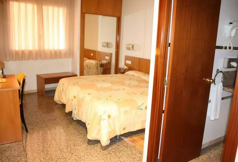 هتل La Brasa De Riudarenes