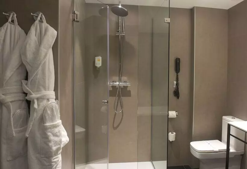 هتل Mercure Madrid Centro