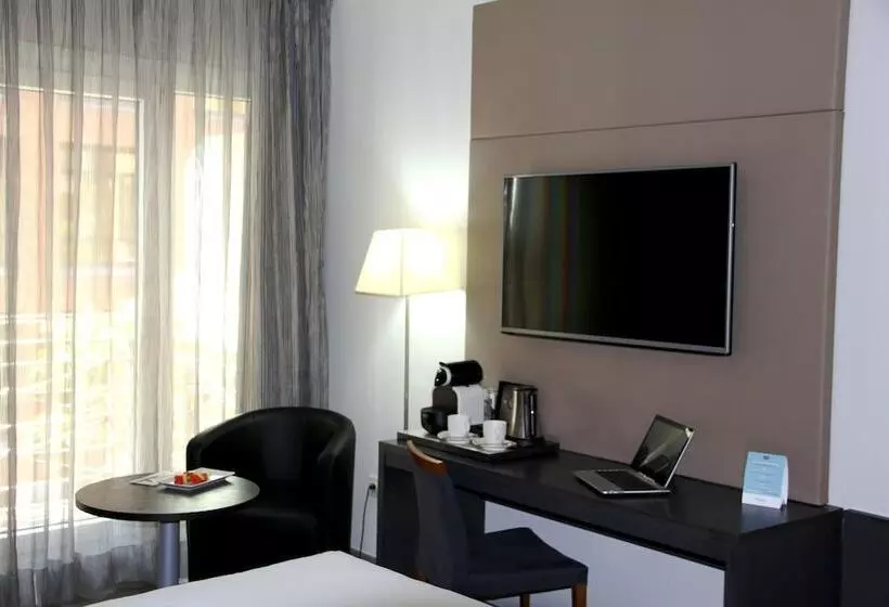 هتل Mercure Madrid Centro
