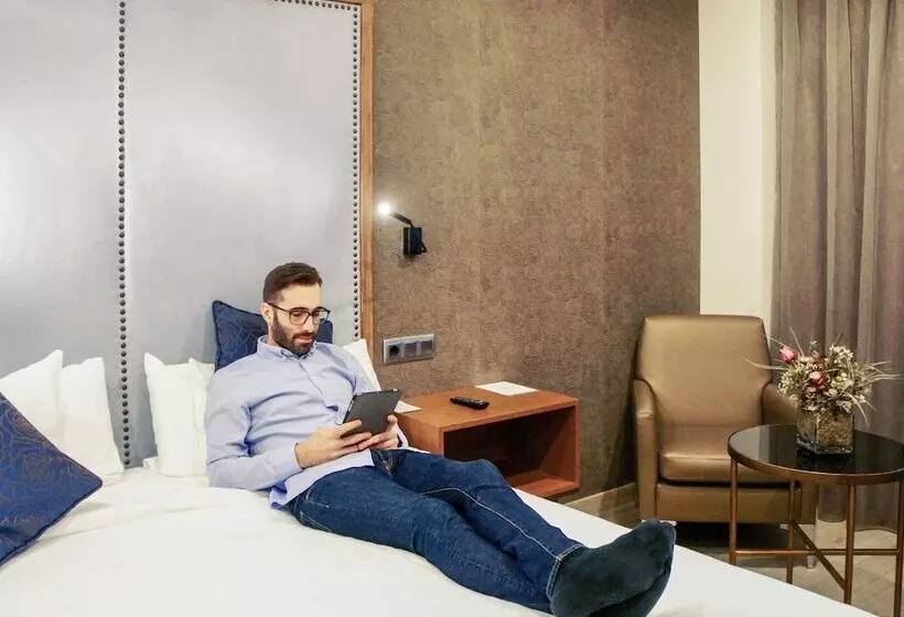 هتل Mercure Madrid Centro