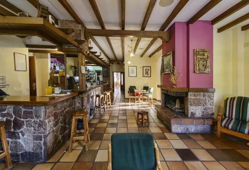 Отель Tierra De La Reina