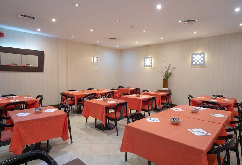 هتل Villa De Barajas