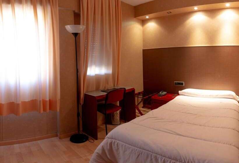 هتل Villa De Barajas