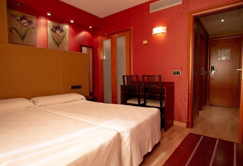 هتل Villa De Barajas