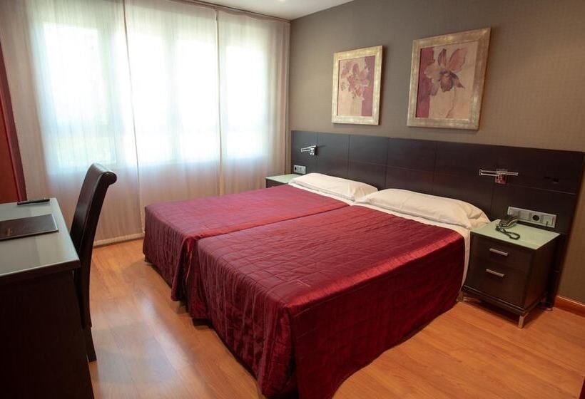 هتل Villa De Barajas