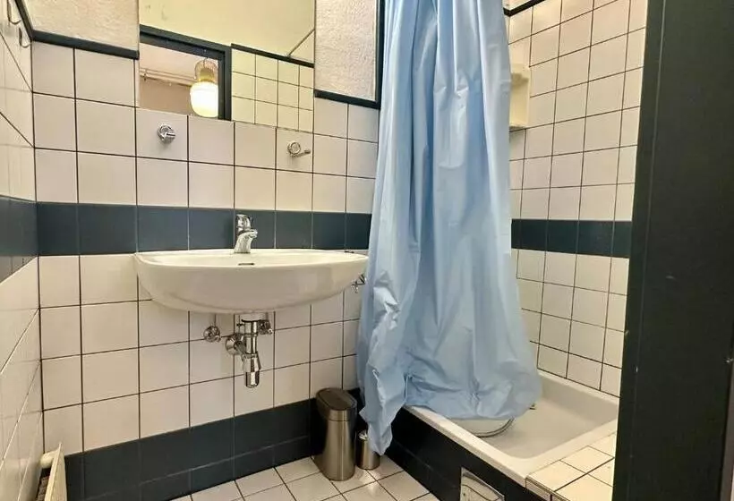 호텔 Very Central Apartments, 5 Min To City Center, No Reception