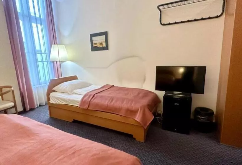 호텔 Very Central Apartments, 5 Min To City Center, No Reception