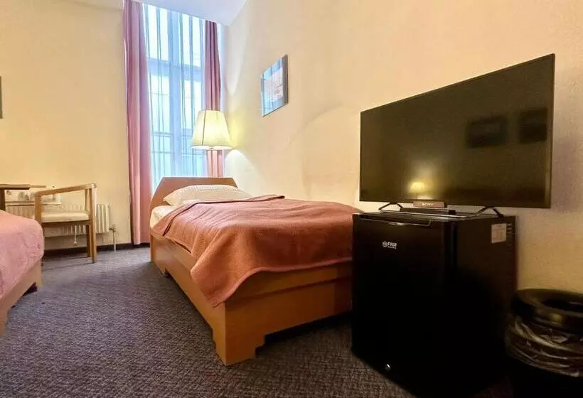 호텔 Very Central Apartments, 5 Min To City Center, No Reception