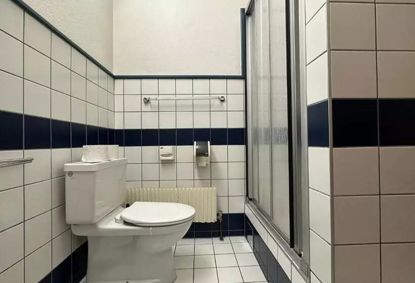 호텔 Very Central Apartments, 5 Min To City Center, No Reception