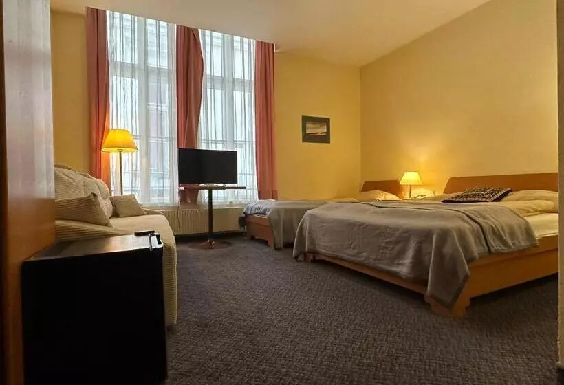 호텔 Very Central Apartments, 5 Min To City Center, No Reception