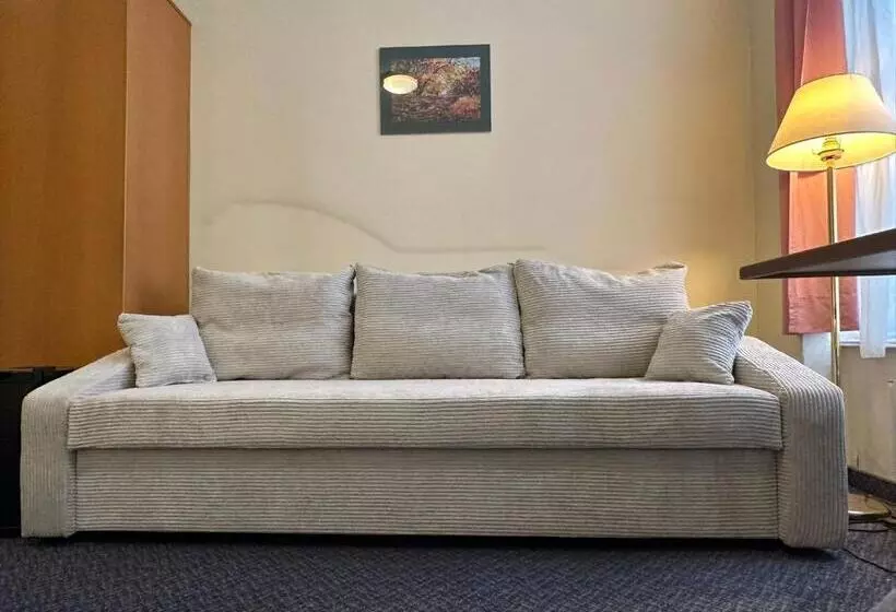 호텔 Very Central Apartments, 5 Min To City Center, No Reception