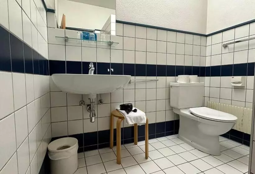 호텔 Very Central Apartments, 5 Min To City Center, No Reception