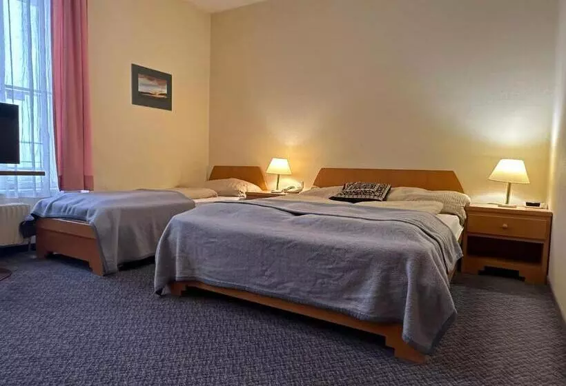 호텔 Very Central Apartments, 5 Min To City Center, No Reception