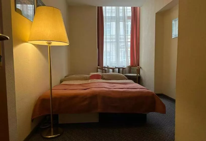 호텔 Very Central Apartments, 5 Min To City Center, No Reception