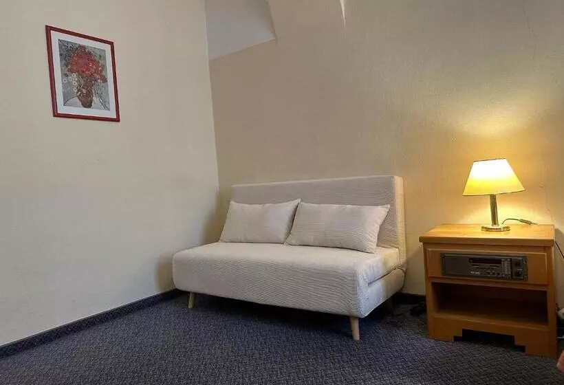 호텔 Very Central Apartments, 5 Min To City Center, No Reception