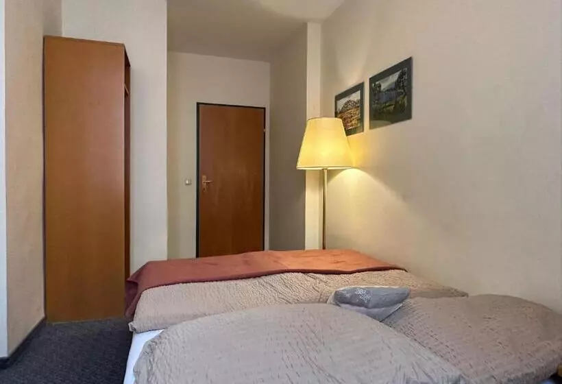 호텔 Very Central Apartments, 5 Min To City Center, No Reception