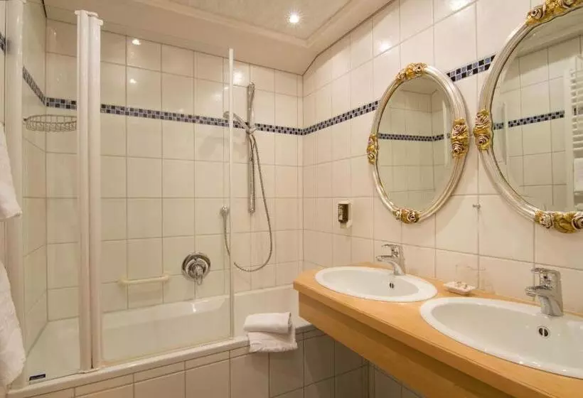 酒店 Der Kleinwalsertaler Rosenhof