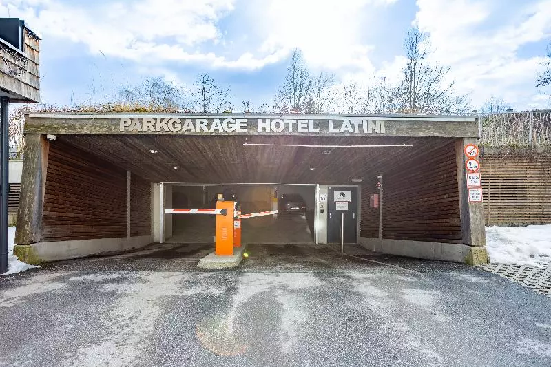 호텔 Latini