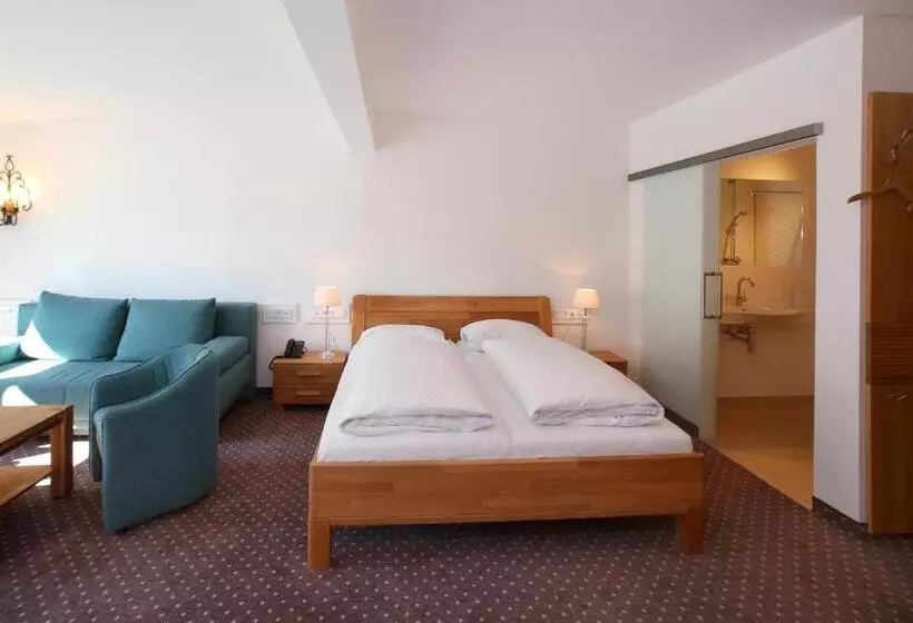 ホテル Lukashansl