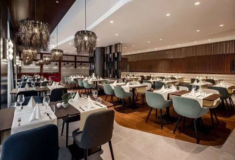 هتل NH Collection Salzburg City