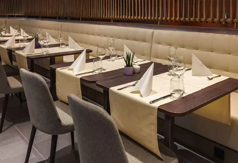 هتل NH Collection Salzburg City