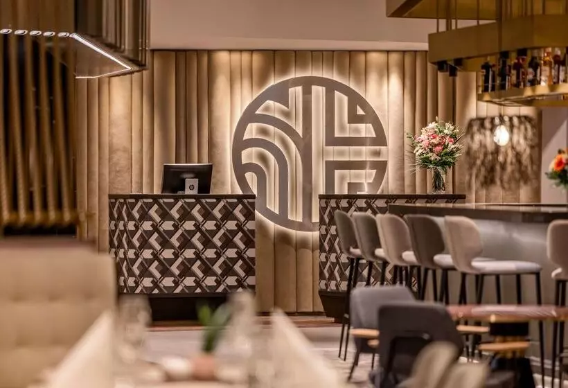 هتل NH Collection Salzburg City