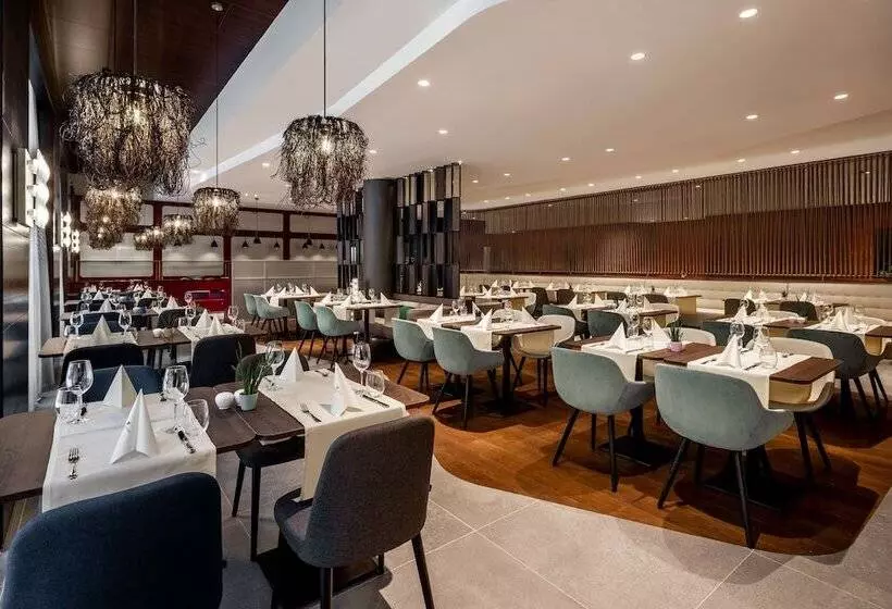 هتل NH Collection Salzburg City