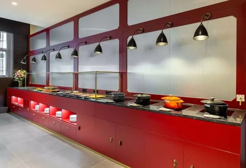 هتل NH Collection Salzburg City