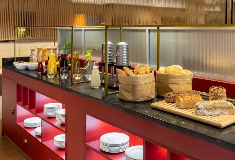 هتل NH Collection Salzburg City