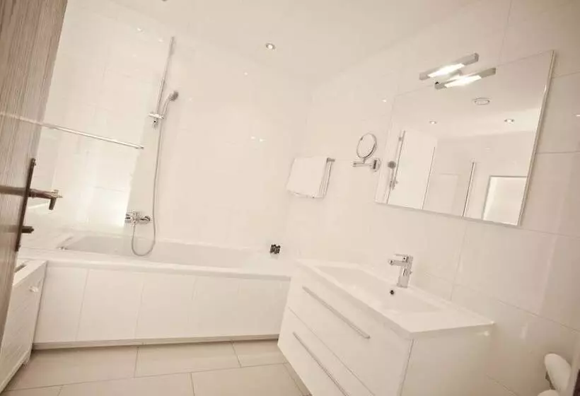 Q! Hotel Maria Theresia