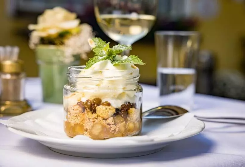 Landhotel Post Ebensee Am Traunsee S