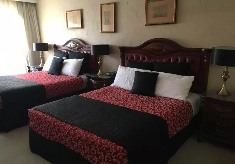 فندق على الطريق Albury Manor House