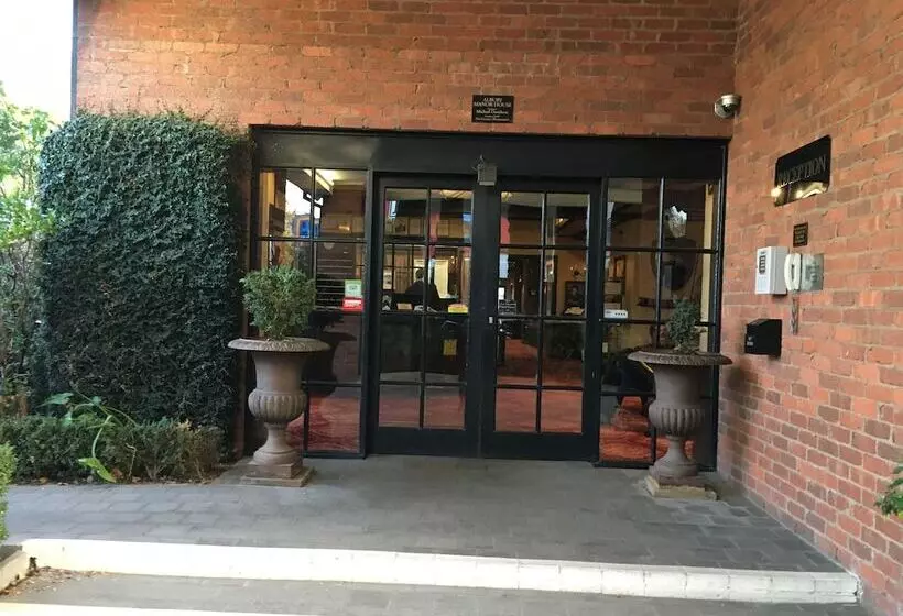 فندق على الطريق Albury Manor House