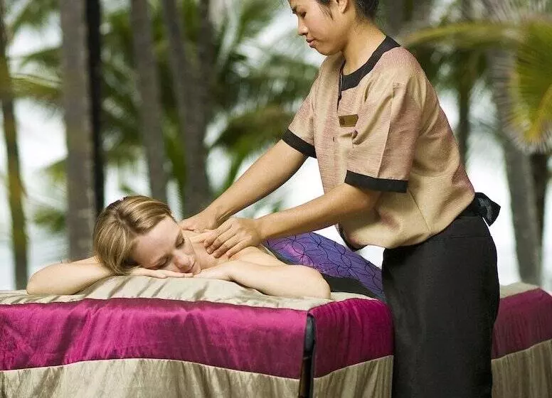 Hotel Alamanda Palm Cove By Lancemore