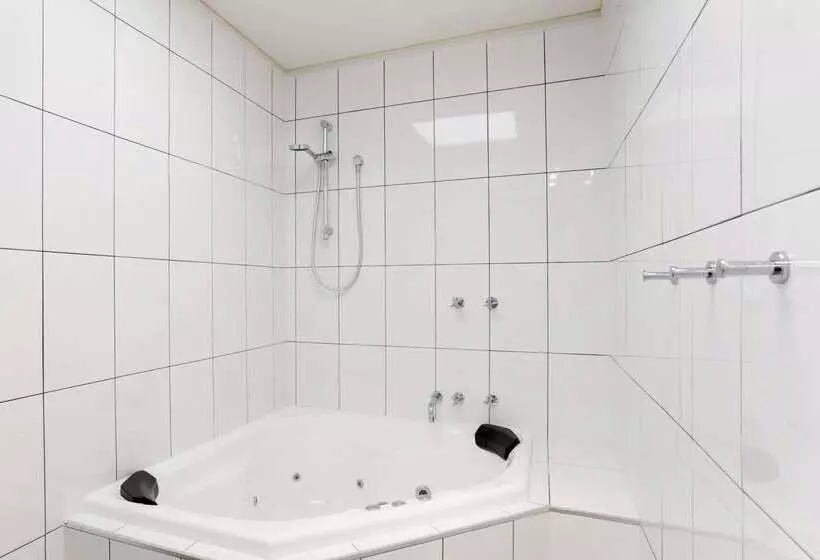 ホテル Botanical Hamilton