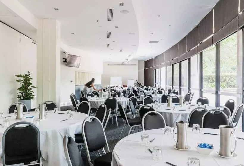 Hotel Crowne Plaza Canberra, An Ihg