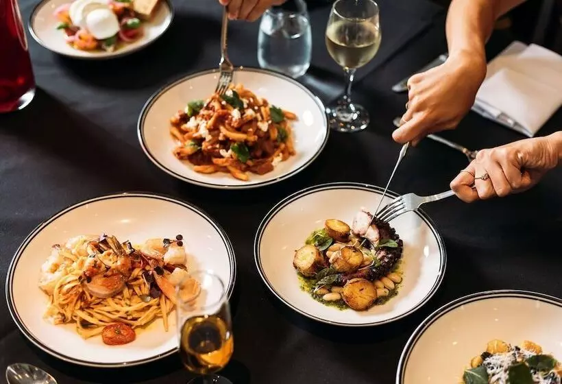 Hotel Crowne Plaza Canberra, An Ihg