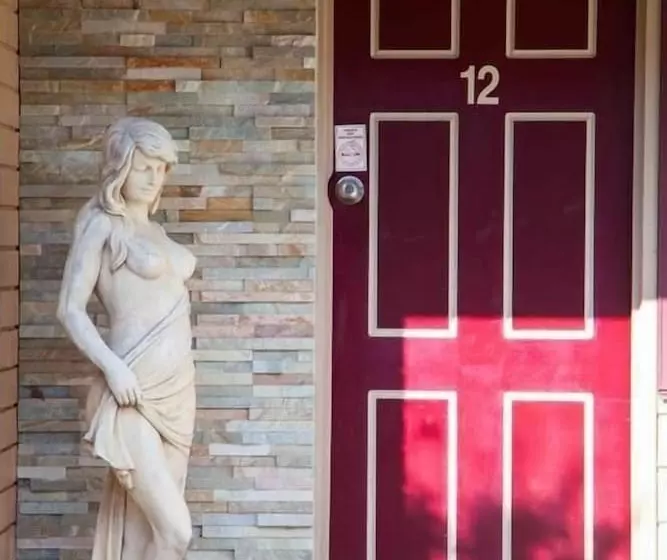 בית מלון כפרי Edinburgh Motor Inn