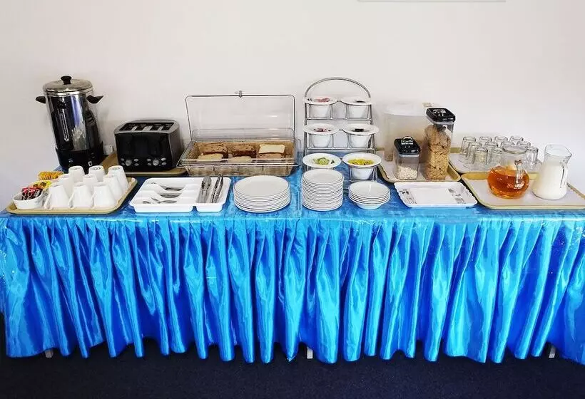 בית מלון כפרי Edinburgh Motor Inn