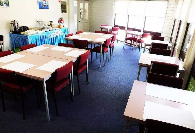 בית מלון כפרי Edinburgh Motor Inn