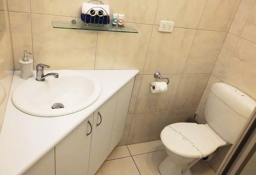 בית מלון כפרי Edinburgh Motor Inn