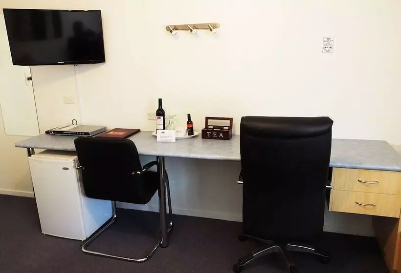 בית מלון כפרי Edinburgh Motor Inn