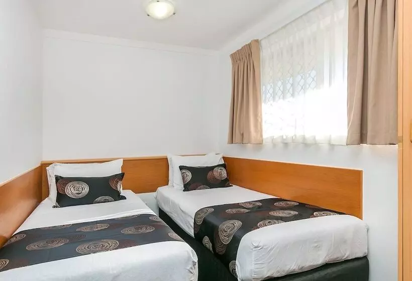 فندق Flag Motor Lodge