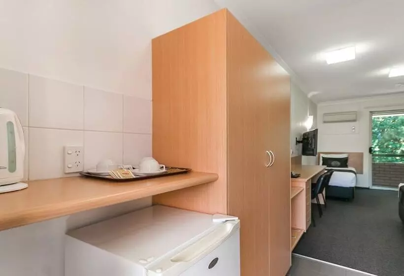 فندق Flag Motor Lodge